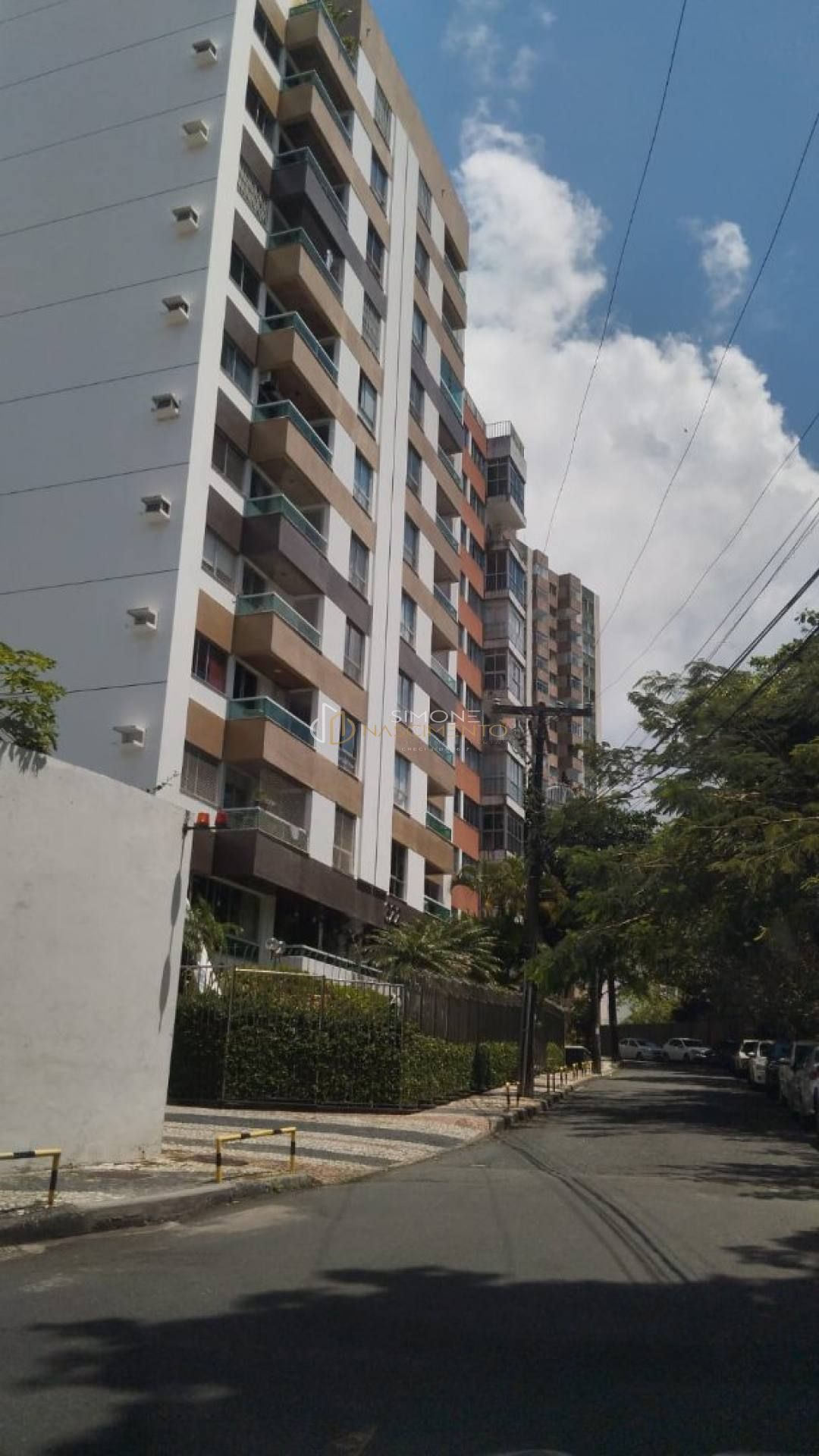 Apartamento Para Alugar com 3 quartos 1 suítes no bairro Graça em Salvador