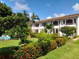 Casa de Condomínio Para Vender com 3 quartos 3 suítes no bairro Barra do Jacuípe em Camaçari