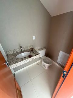Casa de Condomínio Para Vender com 3 quartos 2 suítes no bairro Ipitanga em Lauro De Freitas