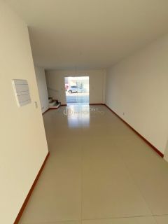 Casa de Condomínio Para Vender com 3 quartos 2 suítes no bairro Ipitanga em Lauro De Freitas