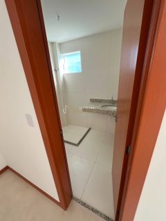 Casa de Condomínio Para Vender com 3 quartos 2 suítes no bairro Ipitanga em Lauro De Freitas