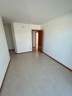 Casa de Condomínio Para Vender com 3 quartos 2 suítes no bairro Ipitanga em Lauro De Freitas