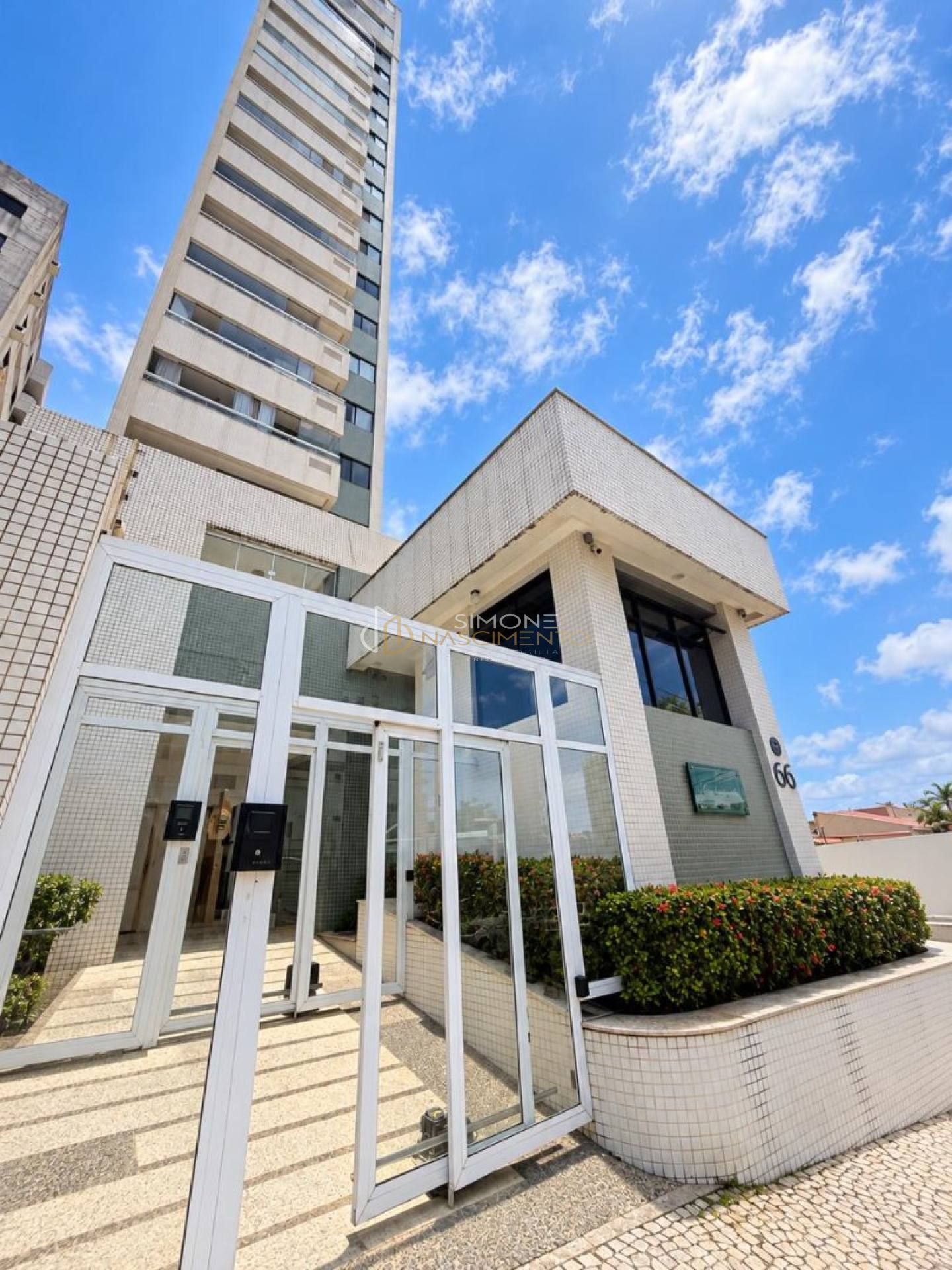 Apartamento Para Alugar com 2 quartos 1 suítes no bairro Imbuí em Salvador
