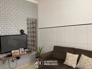 Vendo Casa Reformada com 3 quartos, sendo 1 suíte | Bairro Olaria