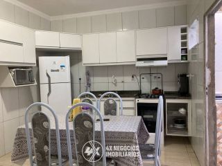 Vendo Casa Reformada com 3 quartos, sendo 1 suíte | Bairro Olaria