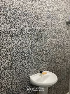 Vendo Casa Reformada com 3 quartos, sendo 1 suíte | Bairro Olaria