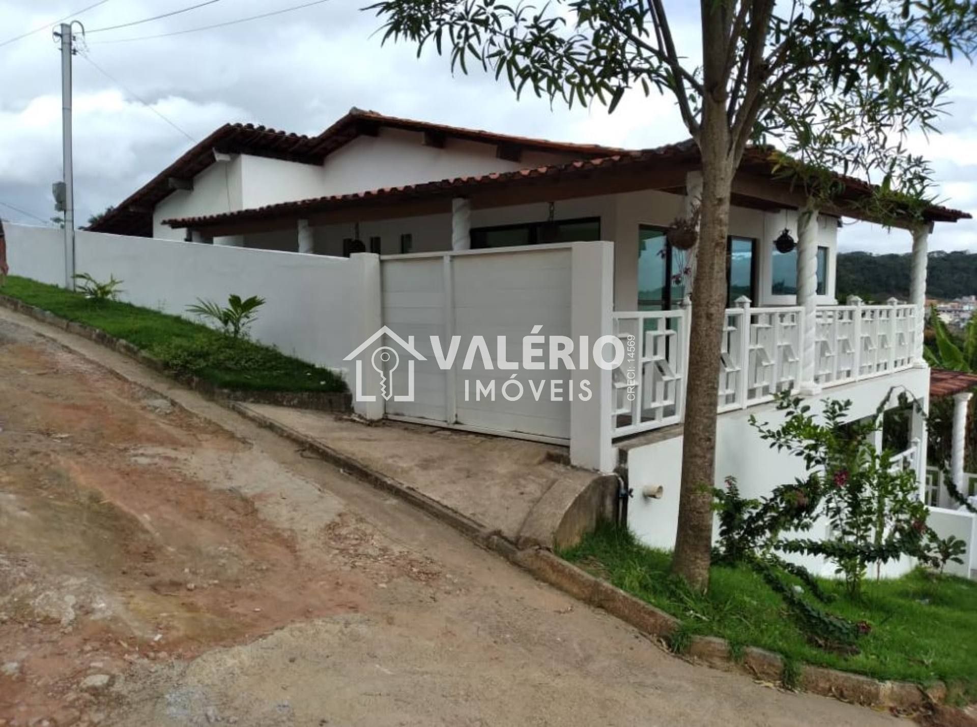 Casa à Venda em Condomínio Fechado | Conforto, Segurança e Economia