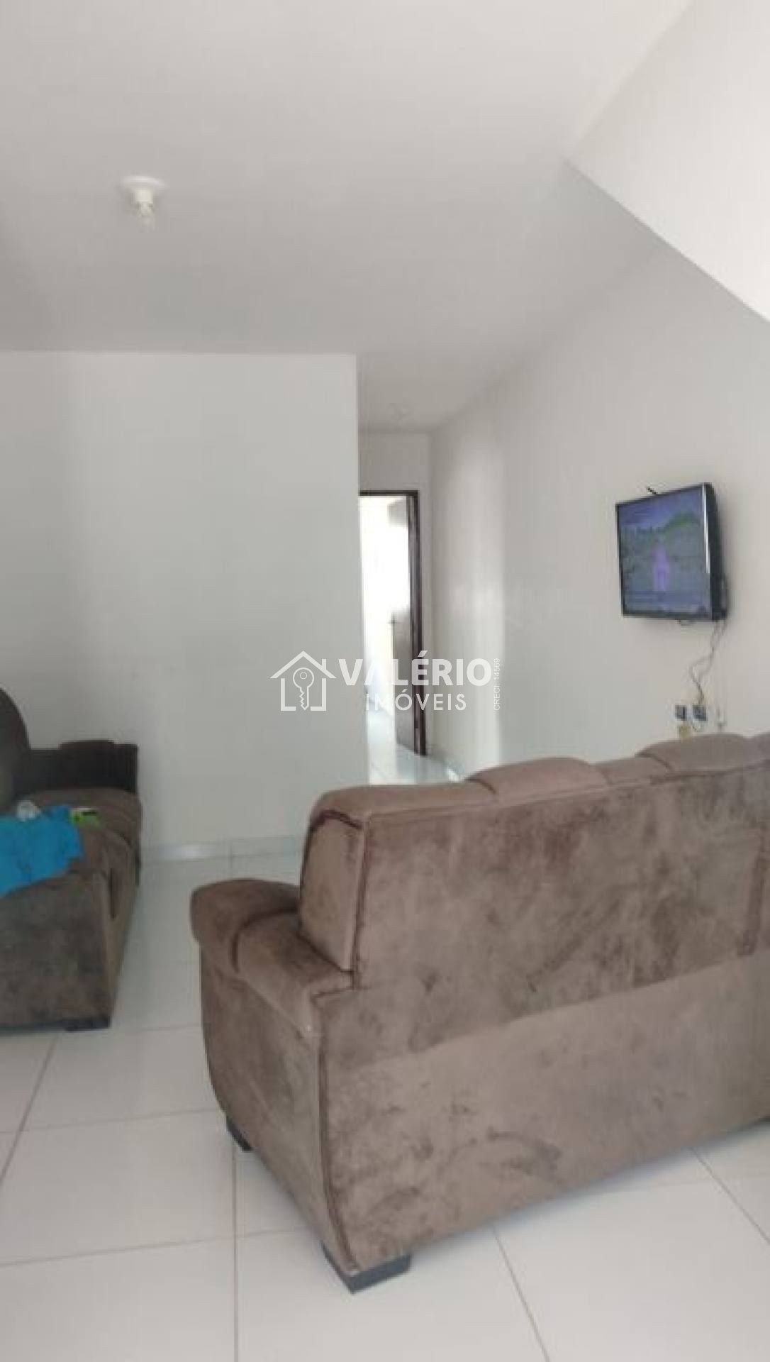 Aluguel de 3 quartos, terreo com quintal em Jaguaribe.