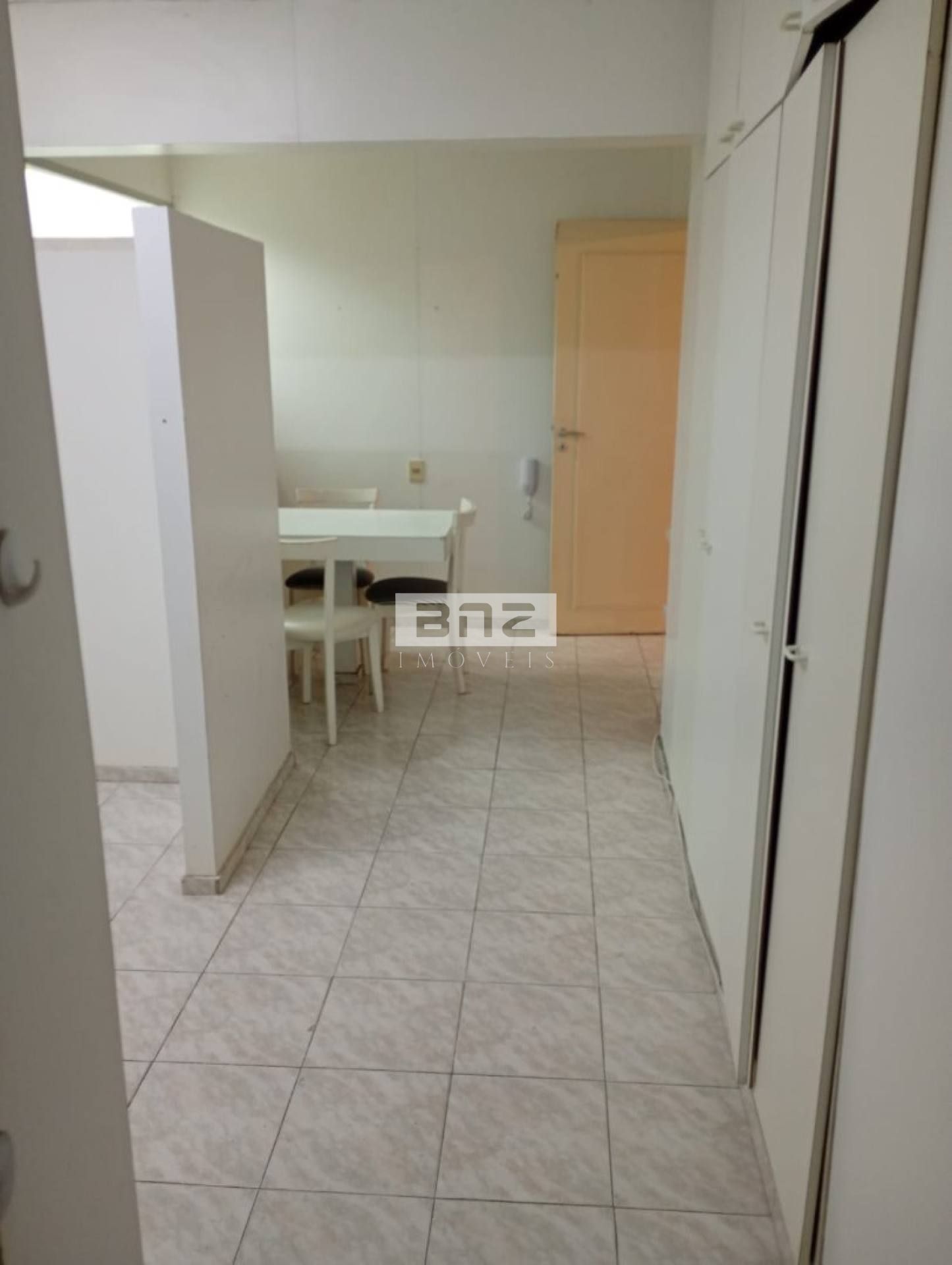 Amplo apartamento nos Jardins - 3 dormitórios - 1 suíte - 2 vagas