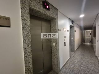 CONJUNTO COMERCIAL NA REGIÃO DO JARDIM AMÉRICA