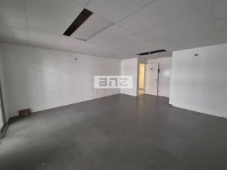 CONJUNTO COMERCIAL NA REGIÃO DO JARDIM AMÉRICA