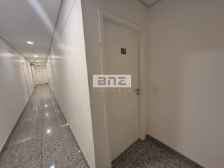 CONJUNTO COMERCIAL NA REGIÃO DO JARDIM AMÉRICA