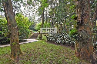 CASA COM TERRENO DE 3.100M² NA REGIÃO DA CIDADE JARDIM