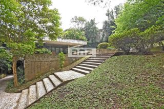 CASA COM TERRENO DE 3.100M² NA REGIÃO DA CIDADE JARDIM