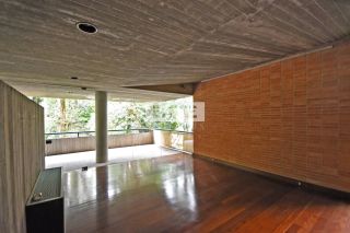 CASA COM TERRENO DE 3.100M² NA REGIÃO DA CIDADE JARDIM