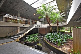 CASA COM TERRENO DE 3.100M² NA REGIÃO DA CIDADE JARDIM