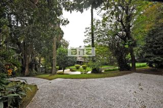 CASA COM TERRENO DE 3.100M² NA REGIÃO DA CIDADE JARDIM