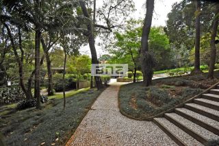 CASA COM TERRENO DE 3.100M² NA REGIÃO DA CIDADE JARDIM