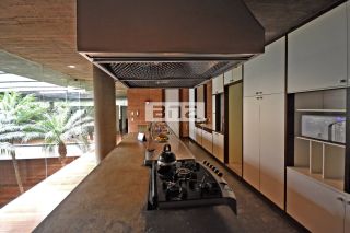 CASA COM TERRENO DE 3.100M² NA REGIÃO DA CIDADE JARDIM