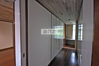 CASA COM TERRENO DE 3.100M² NA REGIÃO DA CIDADE JARDIM