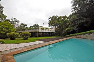 CASA COM TERRENO DE 3.100M² NA REGIÃO DA CIDADE JARDIM