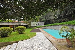 CASA COM TERRENO DE 3.100M² NA REGIÃO DA CIDADE JARDIM