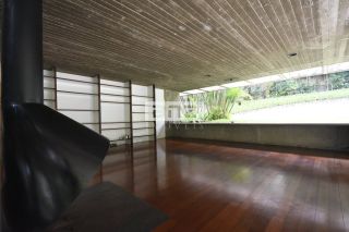 CASA COM TERRENO DE 3.100M² NA REGIÃO DA CIDADE JARDIM