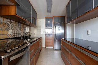 APARTAMENTO MOBILIADO E EQUIPADO DE 3 DORMITÓRIOS E 2 VAGAS - VENDA