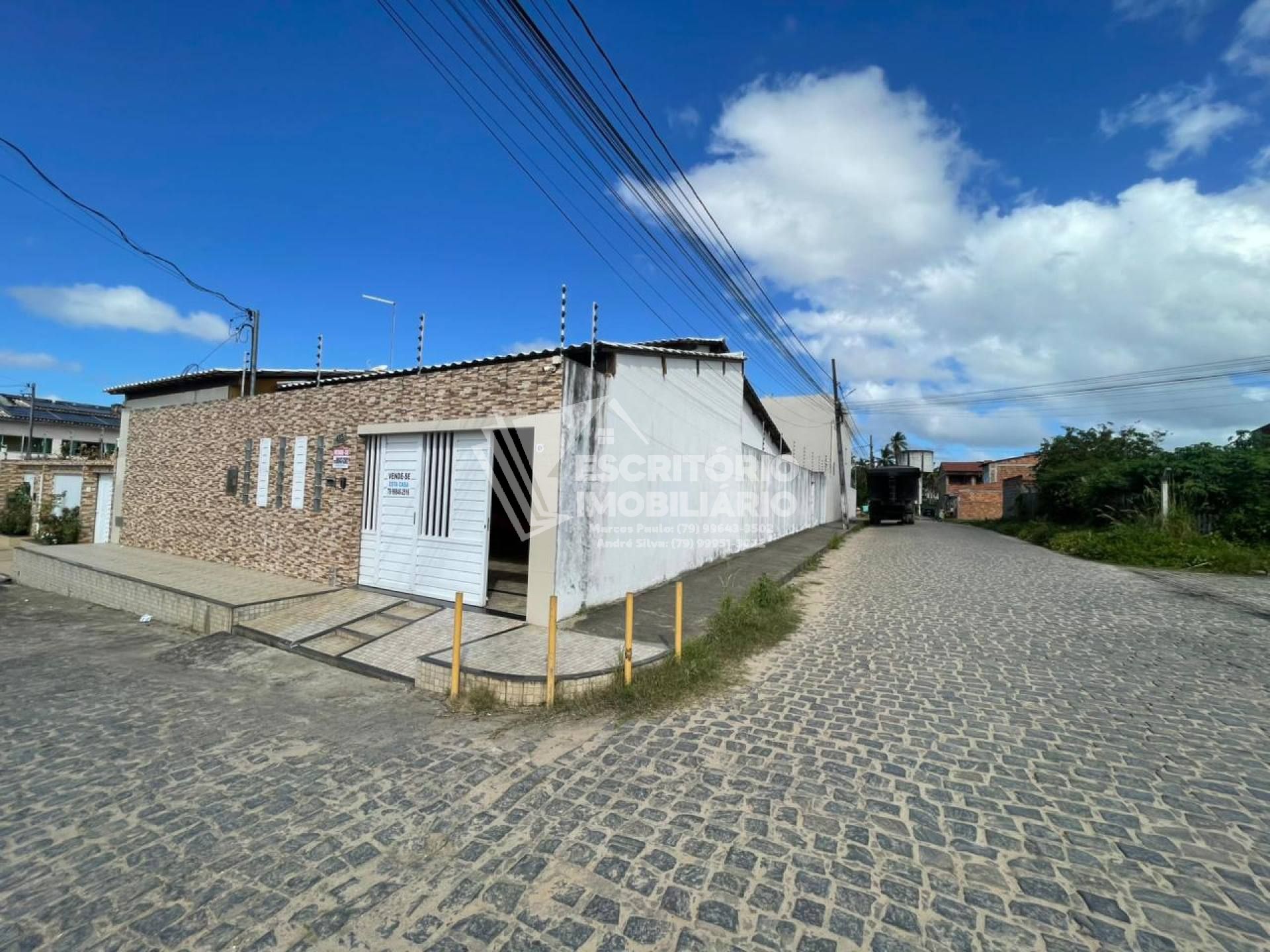 Casa de esquina no residencial de Itaporanga