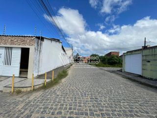 Casa de esquina no residencial de Itaporanga