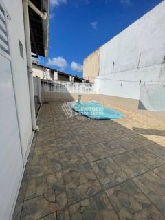 Casa de esquina no residencial de Itaporanga