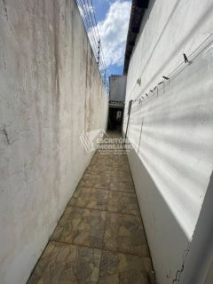 Casa de esquina no residencial de Itaporanga