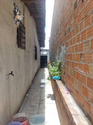 Casa no Conjunto Albano Franco