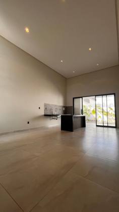 Casa Térrea à Venda – Condomínio Padang