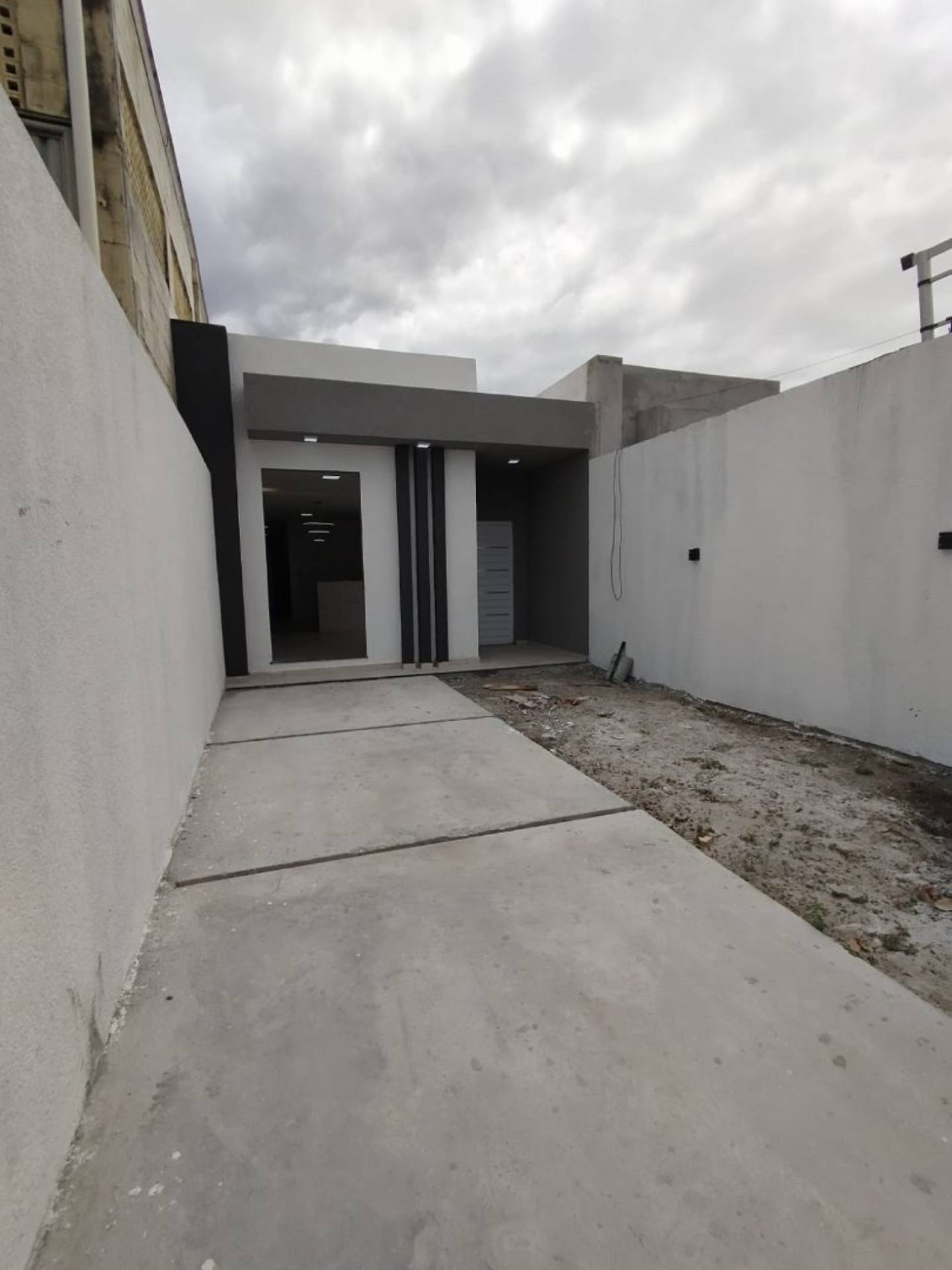 Casa á venda no centro Barra dos Coqueiros