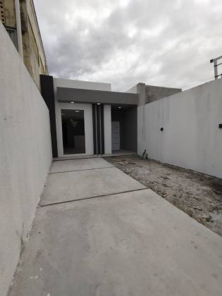 Casa á venda no centro Barra dos Coqueiros