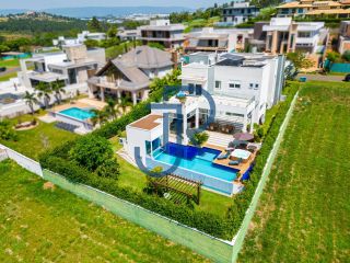 Casa a venda com 4 suites no Residencial Fazenda SerrAzul I em Itupeva/SP