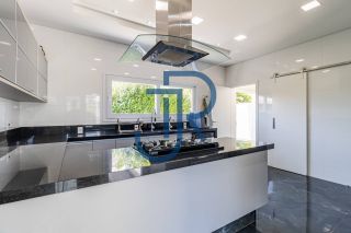 Casa a venda com 4 suites no Residencial Fazenda SerrAzul I em Itupeva/SP