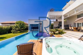 Casa a venda com 4 suites no Residencial Fazenda SerrAzul I em Itupeva/SP