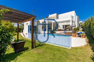 Casa a venda com 4 suites no Residencial Fazenda SerrAzul I em Itupeva/SP