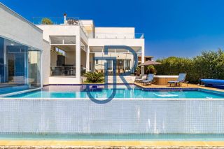 Casa a venda com 4 suites no Residencial Fazenda SerrAzul I em Itupeva/SP