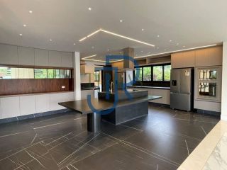 Casa a venda com 5 suites no Residencial Fazenda SerrAzul 1 em Itupeva/SP