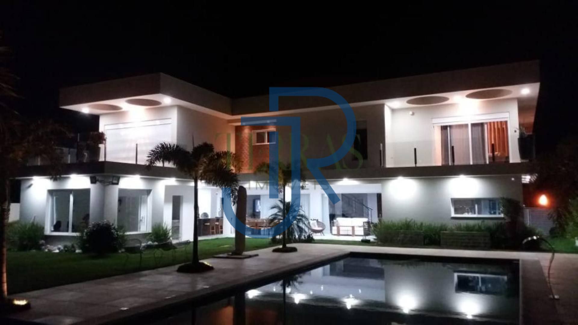 Casa à venda com 4 suítes no Residencial Fazenda SerrAzul I