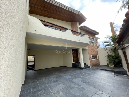 Casa Para Vender com 2 quartos 3 suítes no bairro Jardim Europa em Sorocaba