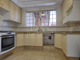 Sobrado Para Vender com 3 quartos 1 suíte com closet no bairro Jardim Simus em Sorocaba