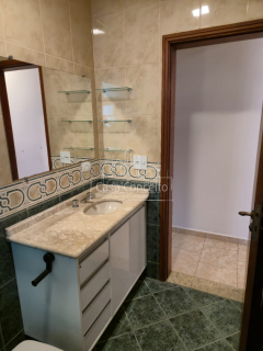 Sobrado Para Vender com 3 quartos 1 suíte com closet no bairro Jardim Simus em Sorocaba