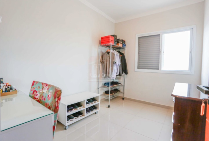 Casa de Condomínio Para Vender com 4 quartos 1 suítes no bairro Loteamento Dinorá Rosa em Sorocaba