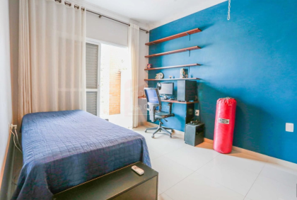 Casa de Condomínio Para Vender com 4 quartos 1 suítes no bairro Loteamento Dinorá Rosa em Sorocaba