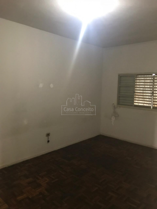 Casa Para Vender com 2 quartos no bairro Jardim Simus em Sorocaba