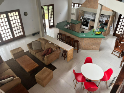 Casa de Condomínio Para Vender com 4 quartos 2 suítes no bairro Balneário Califórnia em Caraguatatuba